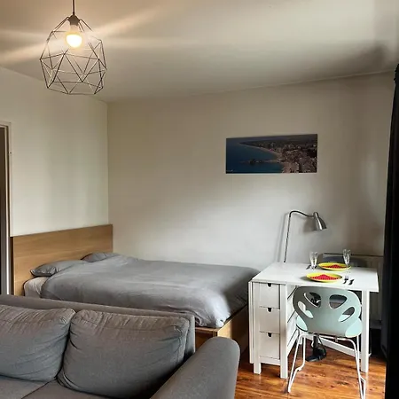 Cozy With Balcony & Parking Apartmán *